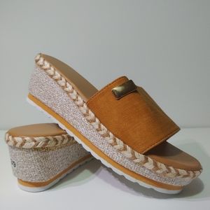 Wedge sandals